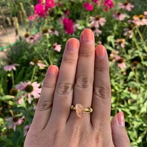 NWOT orange crystal gold wire ring.